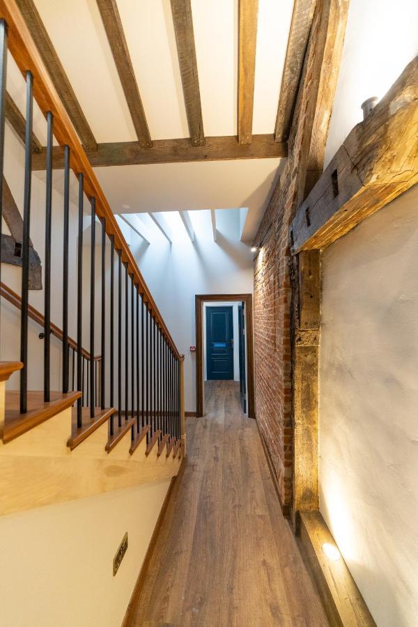 The Ironmongers Boutique Accommodation เอลส์แชม ภายนอก รูปภาพ