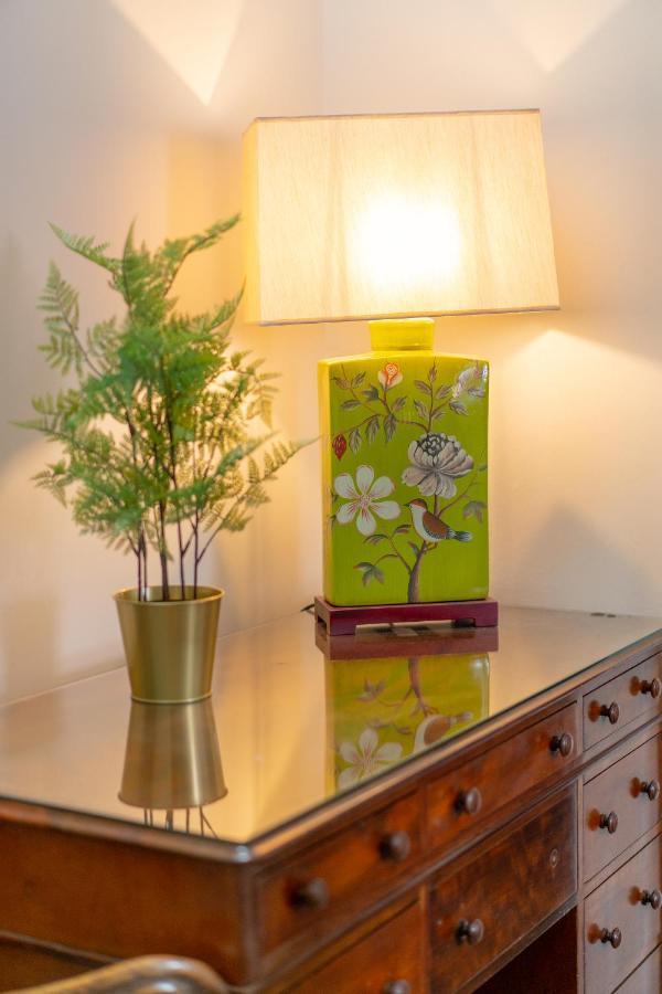 The Ironmongers Boutique Accommodation เอลส์แชม ภายนอก รูปภาพ