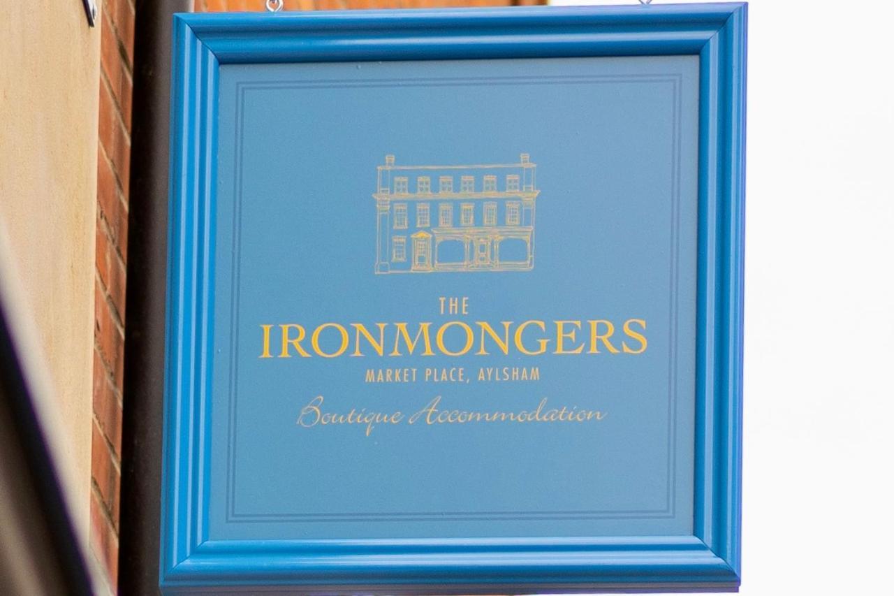 The Ironmongers Boutique Accommodation เอลส์แชม ภายนอก รูปภาพ